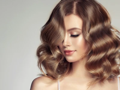 Tóc tẩy có làm xoăn được không? Chuyên gia giải đáp và bí quyết chăm sóc